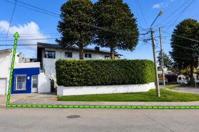 Frente sobre calle Moreno